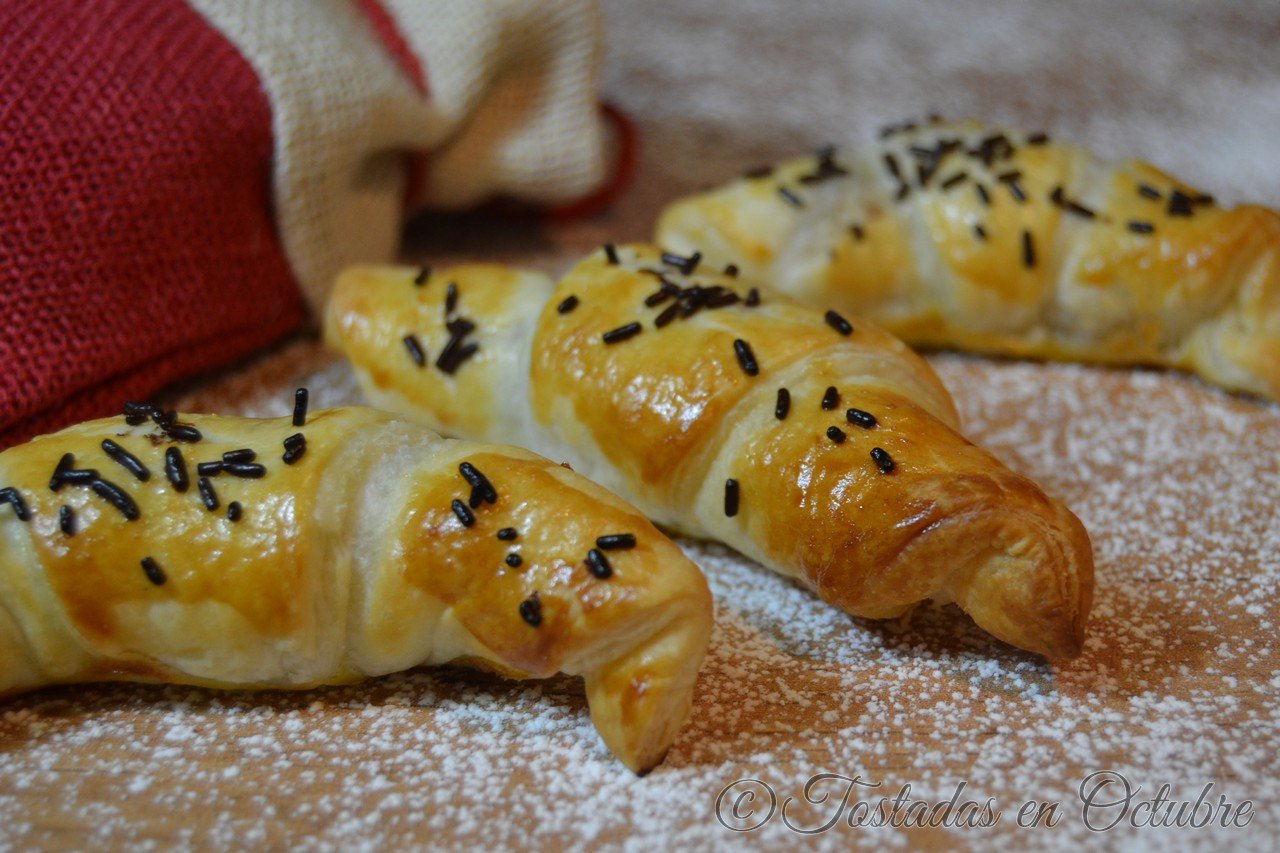 Croissants Navideños con Crema de Turrón