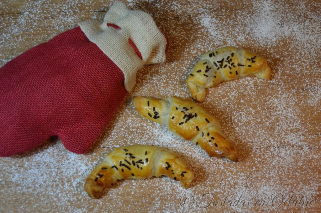 Croissants Navideños con Crema de Turrón