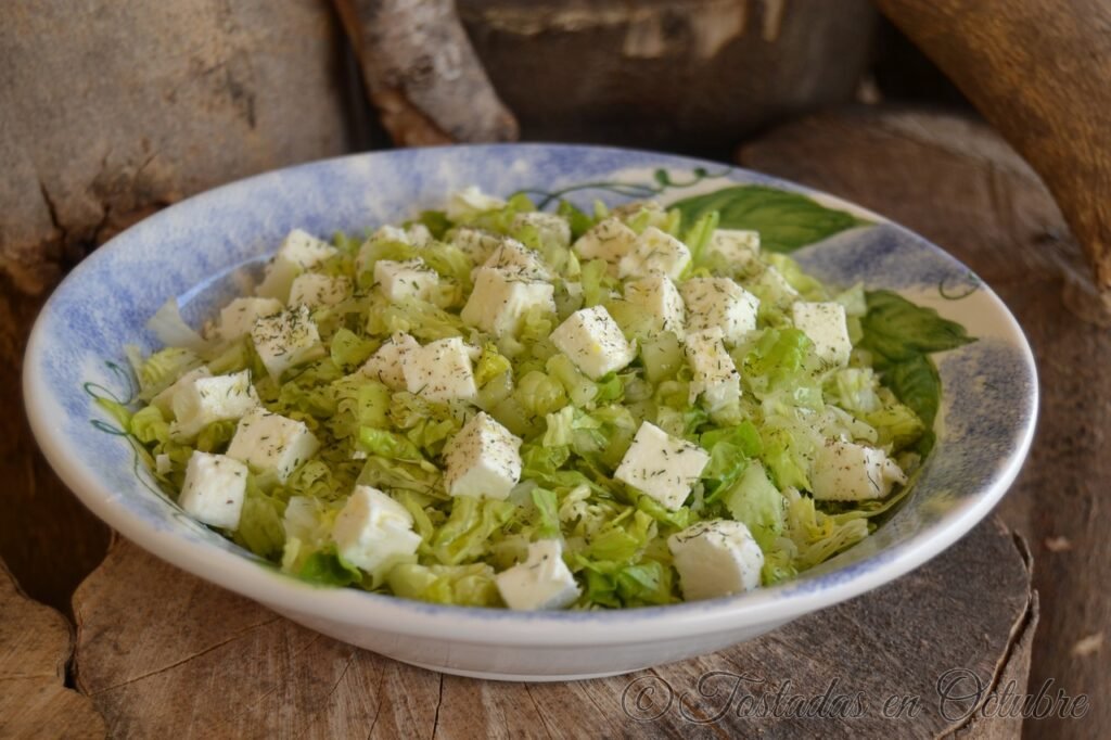 Ensalada de Cogollitos Frescos y Queso Feta